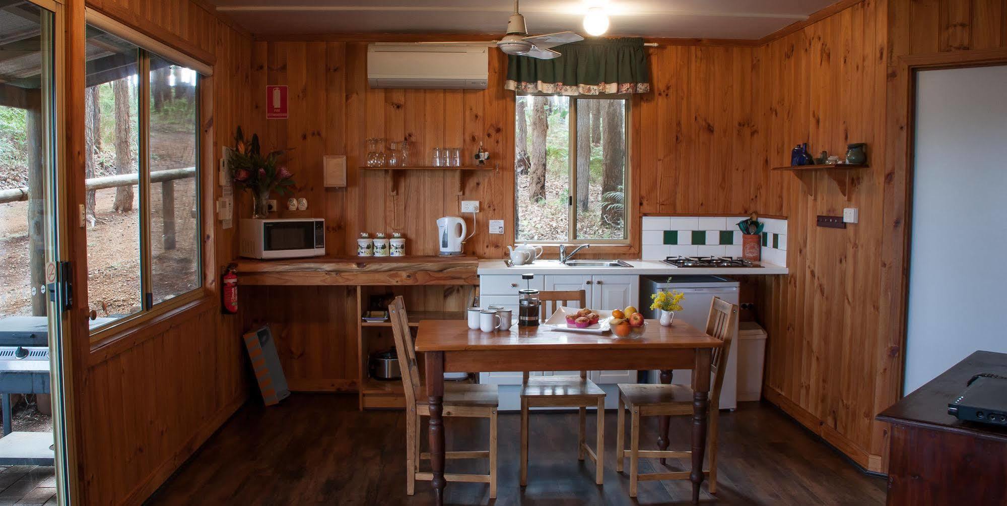 Balingup Heights Hilltop Forest Cottages エクステリア 写真